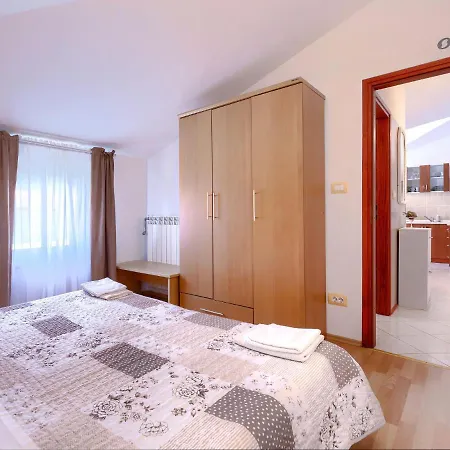 Bruno-1 By Interhome Апартаменты *